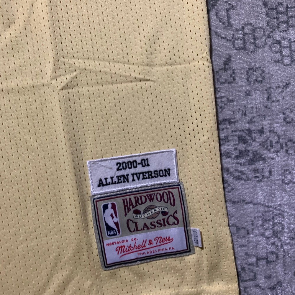 Mitchell & Ness Allen Iverson 76ers Mens S Gold NEW 2000-01 Basketball Jersey - Picture 3 of 6
